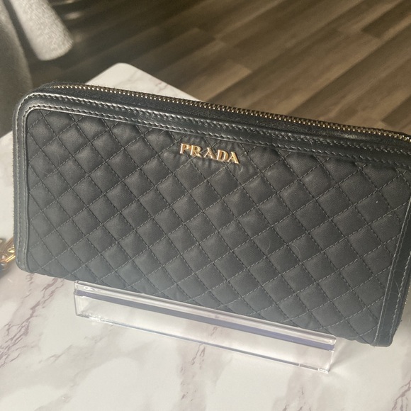Prada Black Tessuto Quiltin Nylon/Leather Wallet - Picture 3 of 11